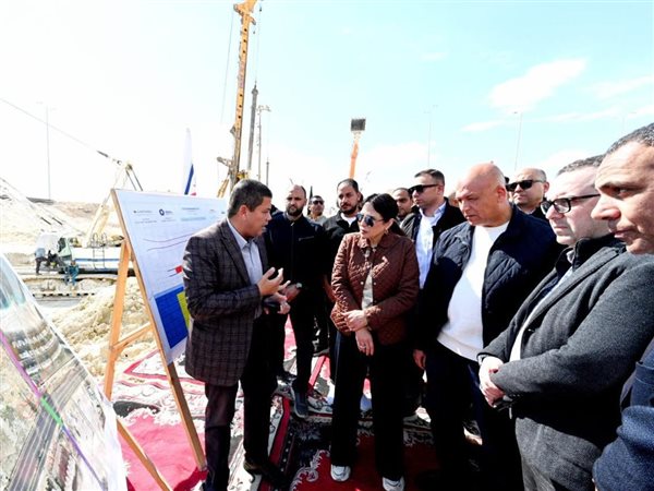وزيرة الإسكان تتفقد المشروعات الجاري تنفيذها وأعمال التطوير بقرى مارينا
