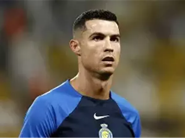 ترامب يرسل رسالة عاجلة لرونالدو وفيديو مولّد بالذكاء الاصطناعي يظهرهما يلعبان الكرة في البيت الأبيض