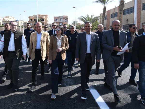 وزيرة الإسكان تتفقد محطة المياه الرئيسية وتتابع تطوير وصيانة الطرق بالمدينة
