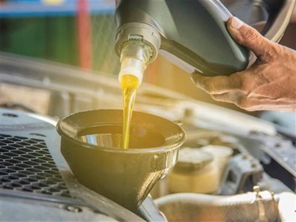 مصر للبترول ترفع أسعار زيوت المحركات والشحوم اعتبارا من اليوم الثلاثاء