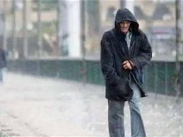 في حالات الطقس السيئ.. عدة إرشادات هامة من مرفق الكهرباء للمواطنين  