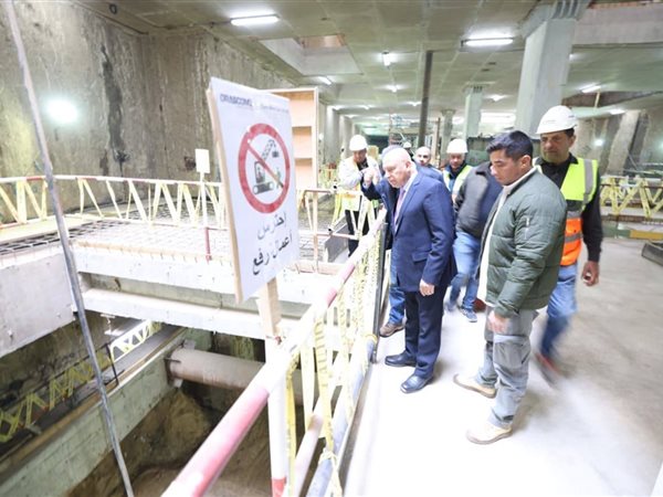 وزير النقل يتفقد محطة الملك الصالح بالخط الرابع للمترو لمتابعة إجراءات الهبوط الأرضي