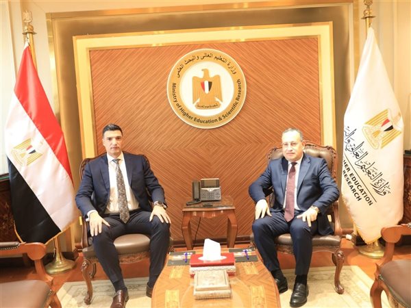 وزيرا التعليم العالي والصناعة يبحثان التعاون في ترجمة الأبحاث العلمية لخدمة المجتمع الصناعي
