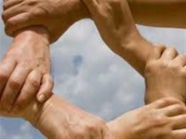 محافظ أسوان ونائبة وزيرة التضامن الاجتماعي يبحثان تعزيز الحماية الاجتماعية ودعم الشراكة مع المجتمع المدني