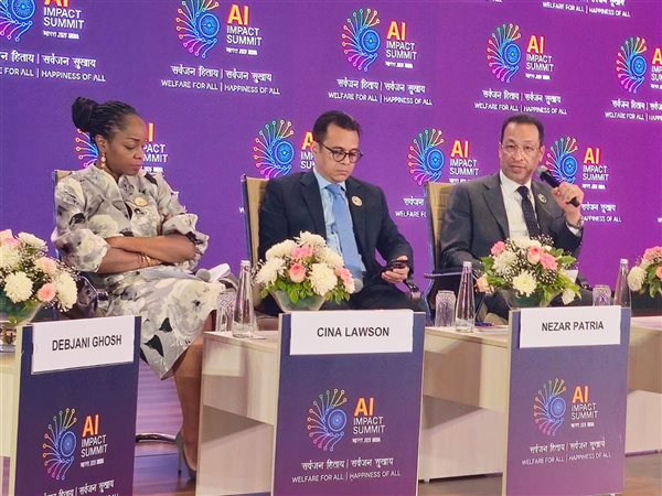 وزير الاتصالات: الذكاء الاصطناعي أداة لتعظيم الأثر التنموي وتحسين حياة المواطنين