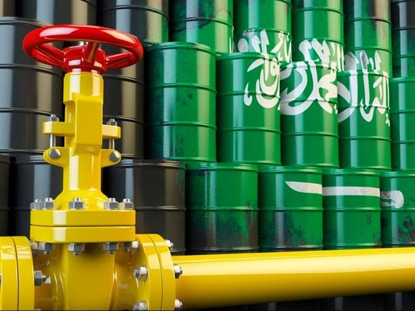 السعودية تسرع توجيه صادرات النفط للبحر الأحمر وسط تعطل مضيق هرمز