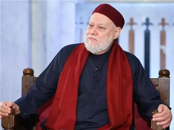 علي جمعة يحذر من السعادة المزيفة على مواقع التواصل: استعراض الرفاهية الزائفة نوع من الخداع