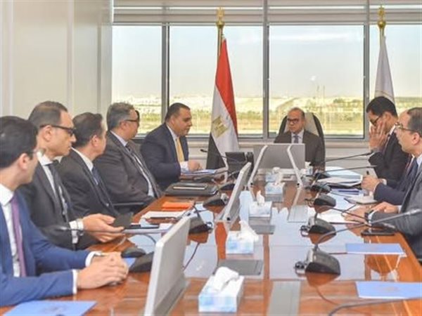 فريد يكلف المكاتب التجارية باستهداف شركات استثمارية في القطاعات ذات الأولوية وصناديق الاستثمار