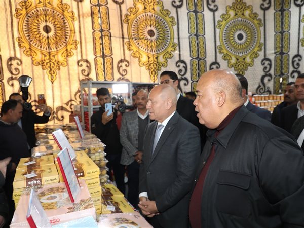 إبراهيم صابر وأيمن العشري يفتتحان معرض السبتية وخصومات 30% على كحك العيد