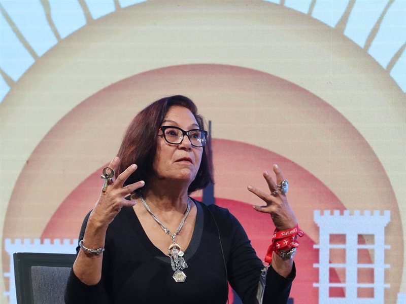  مصممة الحلي العالمية عزة فهمي