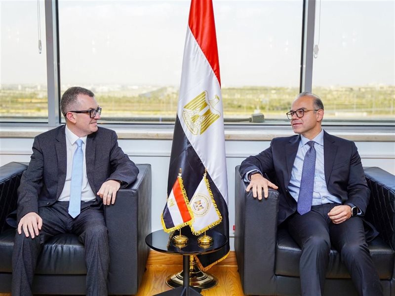 وزيرا التخطيط والاستثمار