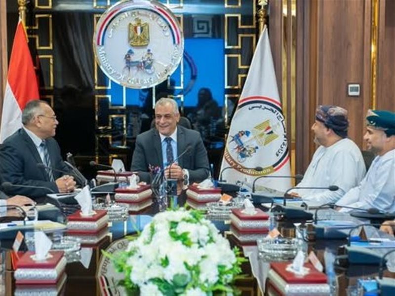 جمبلاط مع الوفد العماني