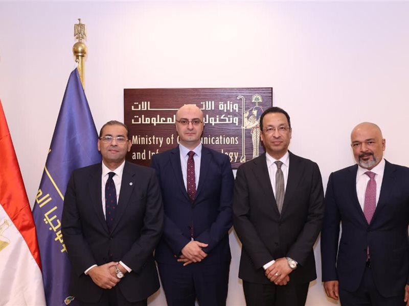 وزير الاتصالات