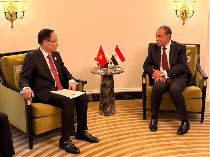  الدكتور بدر عبد