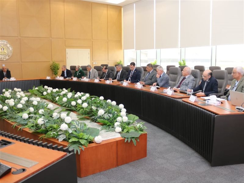 خلال الاجتماع