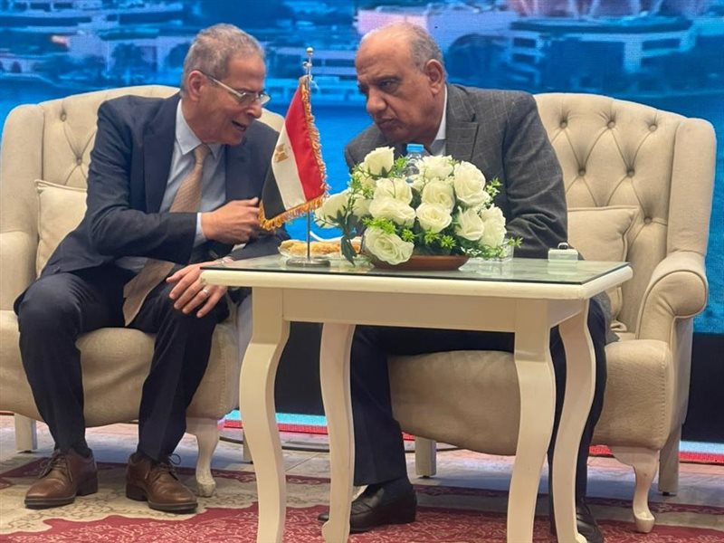 وزير الكهرباء ورئيس الشركة القابضة للكهرباء