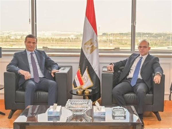وزيرا الاستثمار والزراعة يعقدان اجتماعًا لبحث آليات تعزيز التواجد الاستثماري والتجاري المصري في أفريقيا
