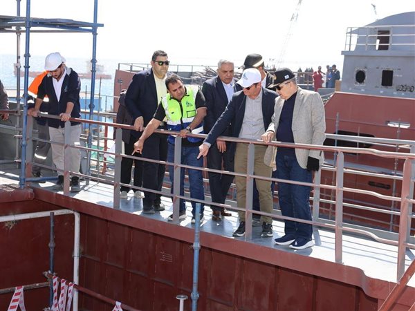 أسامة ربيع يتابع صفقات تصدير القاطرات المصرية لإيطاليا وأستراليا 