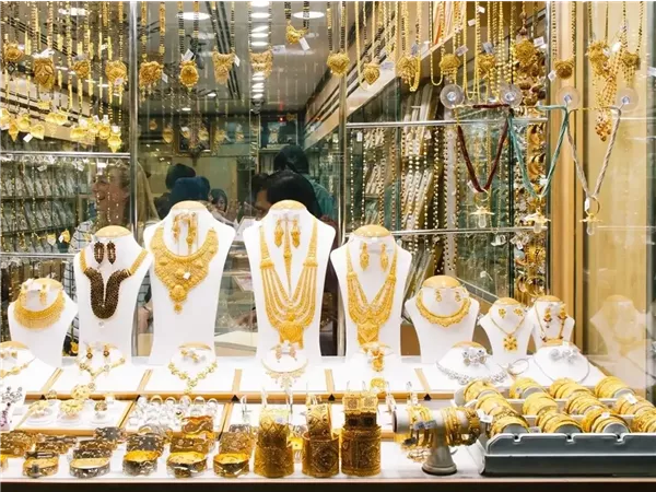 قفزة جديدة في أسعار الذهب.. عيار 21 يسجل 7460 جنيهًا في مصر 