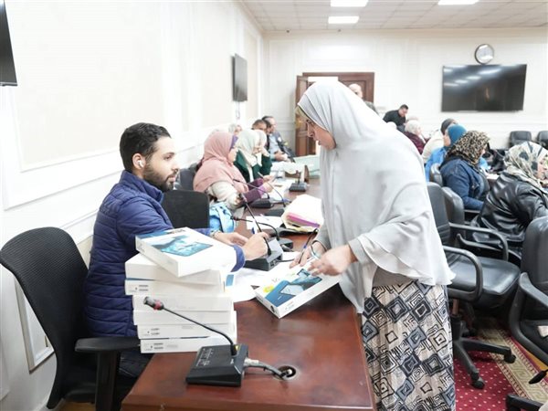 وزارة العمل تواصل رقمنة منظومة التفتيش..وتسليم أجهزة 