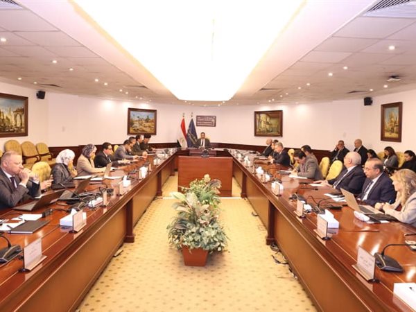 وزير الاتصالات يستعرض إنجازات استراتيجية الذكاء الاصطناعي عن عام 2025 ويعتمد إطار الحوكمة الوطني