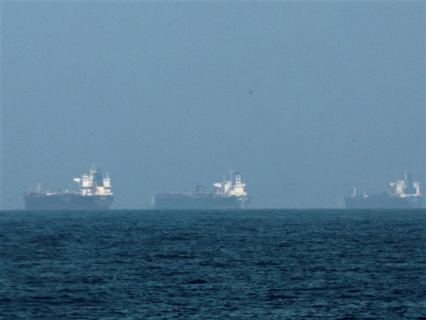 بعد الضربات العسكرية.. ترامب: عبور ناقلات النفط في مضيق هرمز آمن الآن