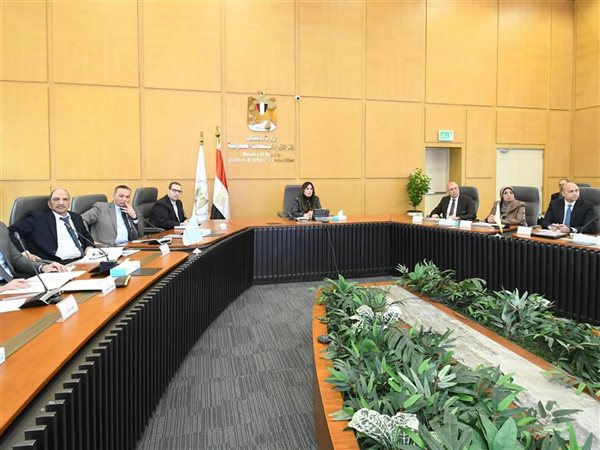 وزيرة الإسكان تترأس الاجتماع الثاني لمجلس إدارة الجهاز القومي لتنظيم الإعلانات على الطرق العامة