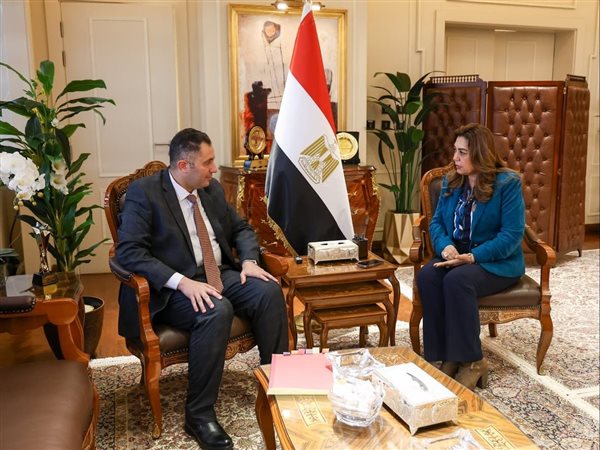 وزيرة التنمية المحلية تبحث مع محافظ دمياط ملفات الخدمات ومشروعات الخطة الاستثمارية