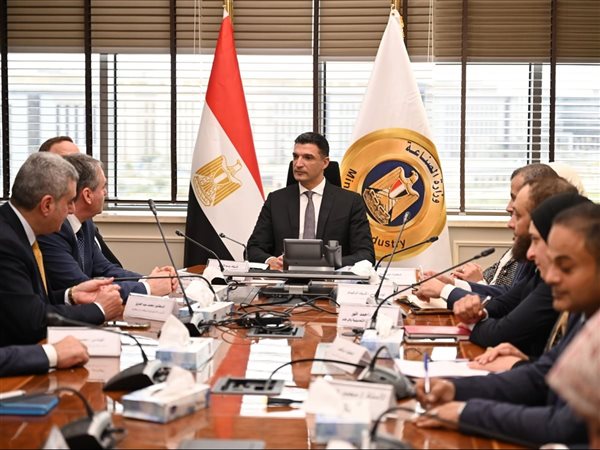 وزير الصناعة يبحث مع “دراسكيم” إنشاء أول مصنع لإنتاج سيانيد الصوديوم في مصر والشرق الأوسط باستثمارات 200 مليون دولار