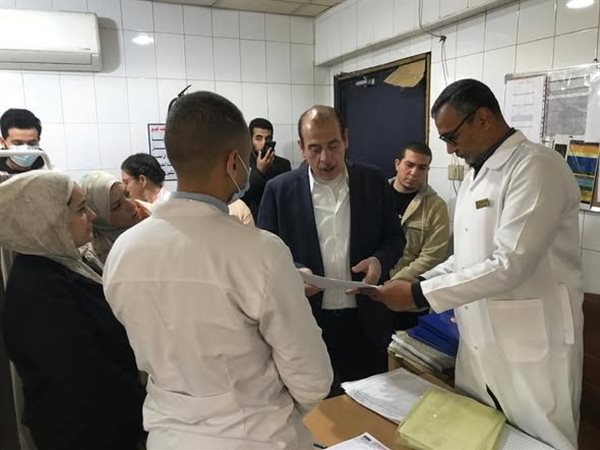 نائب وزير الصحة يُجري جولة تفقدية مفاجئة لمنشآت المعادي وقرارات عاجلة لتعزيز جودة الخدمة 