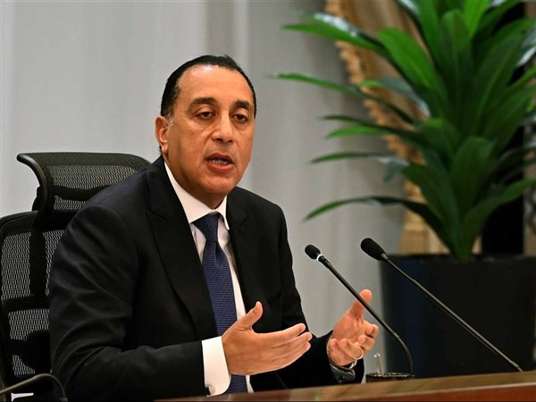 رئيس الوزراء يتفقد ميناء سوميد وصومعة عتاقة لمتابعة الغاز المسال والأقماح بالسويس