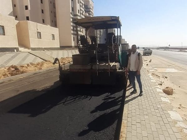 رمضان شهر الإنجاز.. جهاز مدينة العبور الجديدة يواصل تنفيذ مشروعات الطرق والكهرباء ورفع كفاءة الخدمات