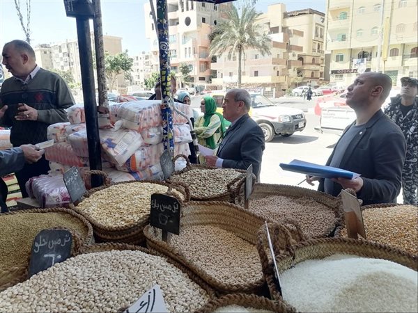 حماية المستهلك يضبط 3 أطنان سكر وأرز ودقيق مجهولة المصدر