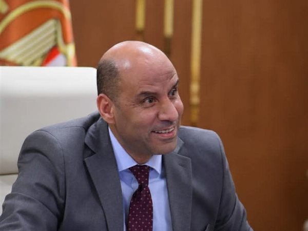 وزير العمل يعتمد صرف 343.9 مليون جنيه منحة عيد الفطر للعمالة غير المنتظمة 