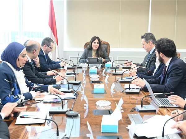 وزيرة الإسكان تبحث مع المدير الإقليمي بالبنك الأوروبي أوجه التعاون المشترك