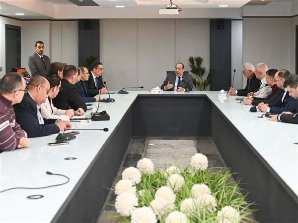 ننشر كواليس اجتماع القابضة وشعبة المواد الغذائية لحل أزمات المنحة وضخ السلع 