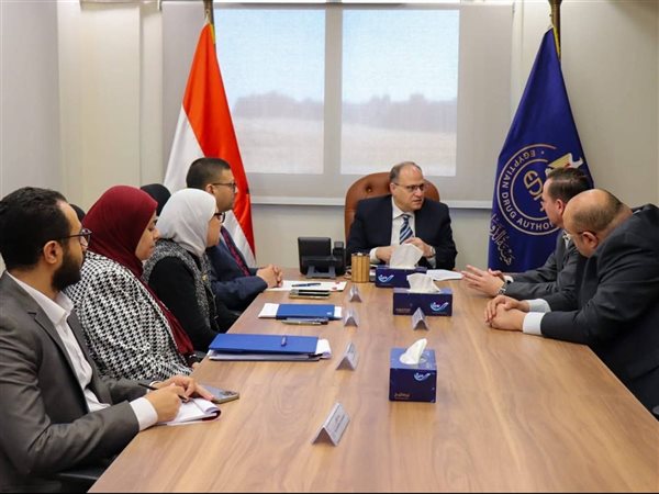 رئيس هيئة الدواء يبحث مع شركة سيرفييه مصر توطين الصناعات الدوائية المتطورة