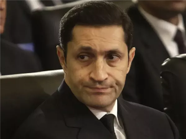 علاء مبارك يرد على مصطفى الفقي: يتغير كلامه حسب المصالح ولا يُعد مصدر ثقة