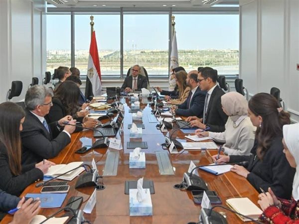 وزير الاستثمار يبحث تطوير بيئة الأعمال وجذب استثمارات نوعية لمصر