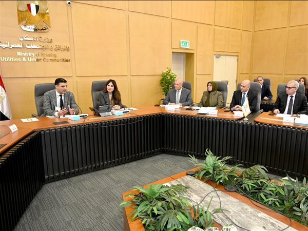 وزيرة الإسكان: نستهدف وجود مناطق صناعية جاذبة للاستثمار من خلال إتاحة الأراضي الصناعية 