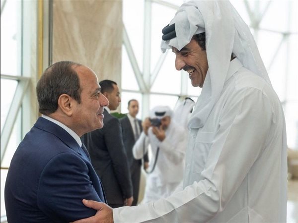 الرئيس السيسي يجري جولة مكوكية بالإمارات وقطر لدعم الأشقاء في مواجهة الاعتداءات