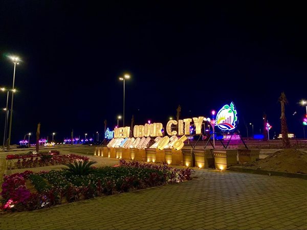 إهداء لسكان المدينة.. الانتهاء من تطوير مدخل الحي 14 على الدائري الاوسطي بالعبور الجديدة 