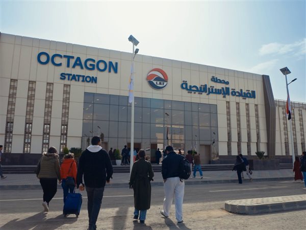 النقل تشارك في نقل المواطنين وطلبة الأكاديمية العسكرية من العاصمة الجديدة خلال عيد الفطر 