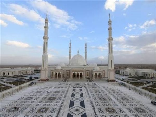 جدل حول دعاء خطبة العيد بمسجد الفتاح العليم.. والشيخ أحمد التركي يوضح