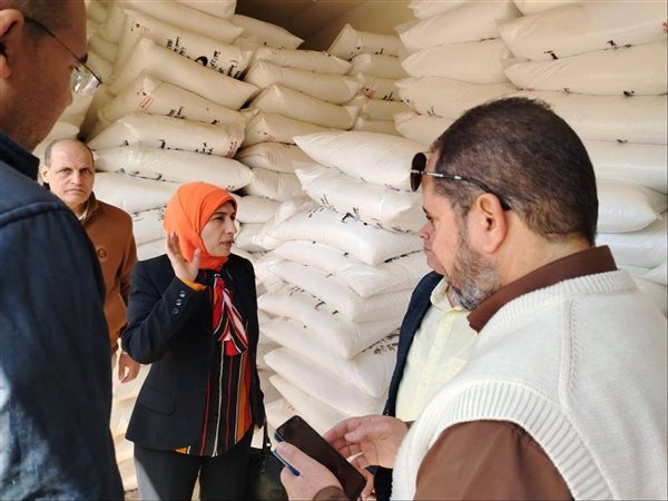 رئيس التعاون الزراعي تتفقد الجمعيات بالفيوم لمتابعة صرف الأسمدة ودعم المزارعين