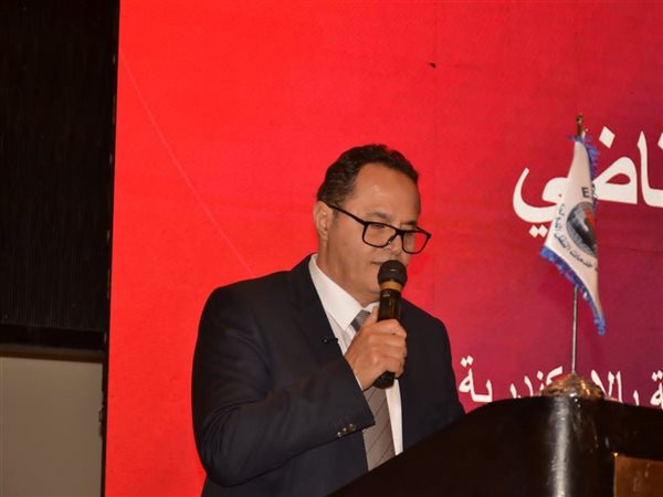 مدحت القاضي: اضطرابات التجارة العالمية تمنح مصر فرصة ذهبية للتحول لمركز إقليمي