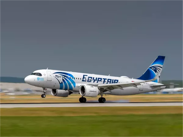 مصر للطيران تبدأ تشغيل رحلات دبي والشارقة تدريجياً اعتباراً من غدٍ الاثنين