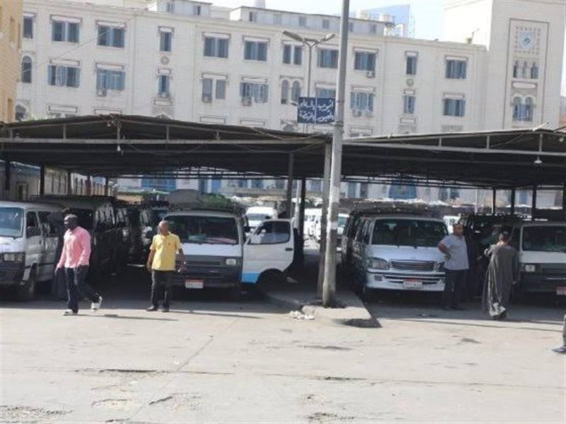 مواقف السيارات