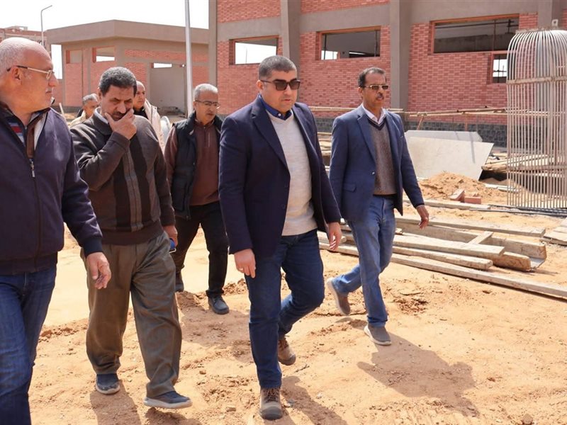 رئيس جهاز حدائق العاشر