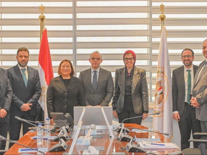 اجتماع وزير الاستثمار